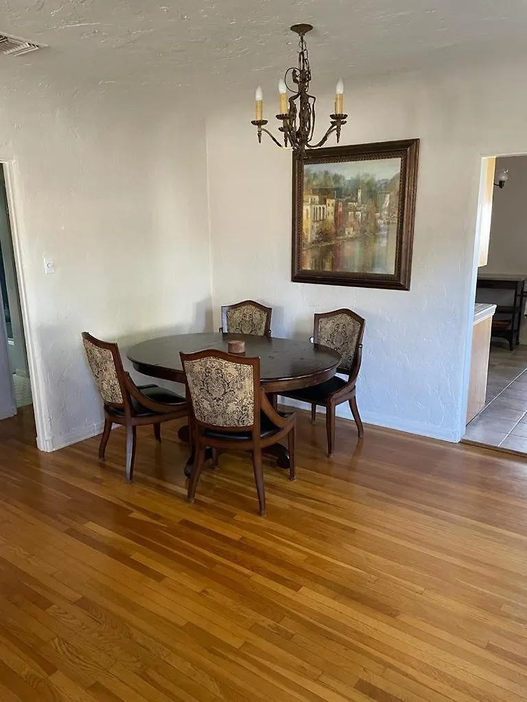 House, Walking Distance From Universal Studios Los Angeles Holiday home